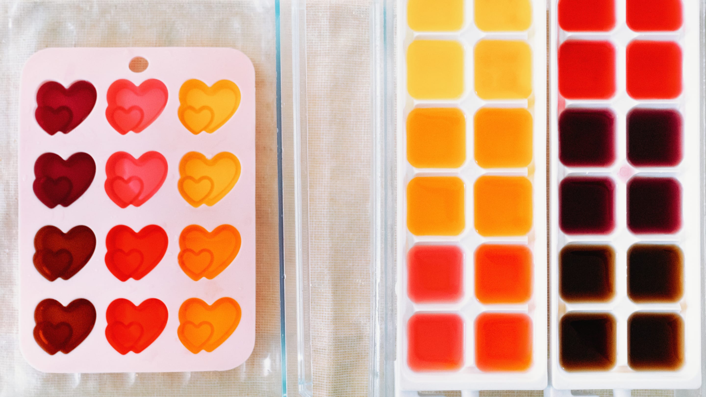 How to Make DIY Popsicles With an Ice Cube Tray