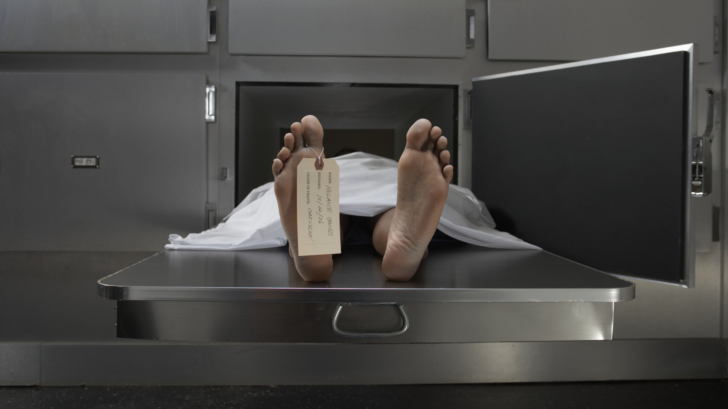 8 Myths About Dead Bodies, Debunked