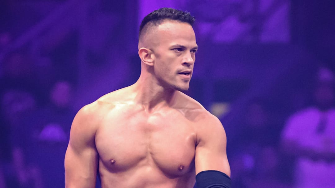 Ricky Starks posing on the ropes