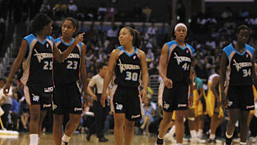 Cleveland Rockers vs. Los Angeles Sparks during a timeout