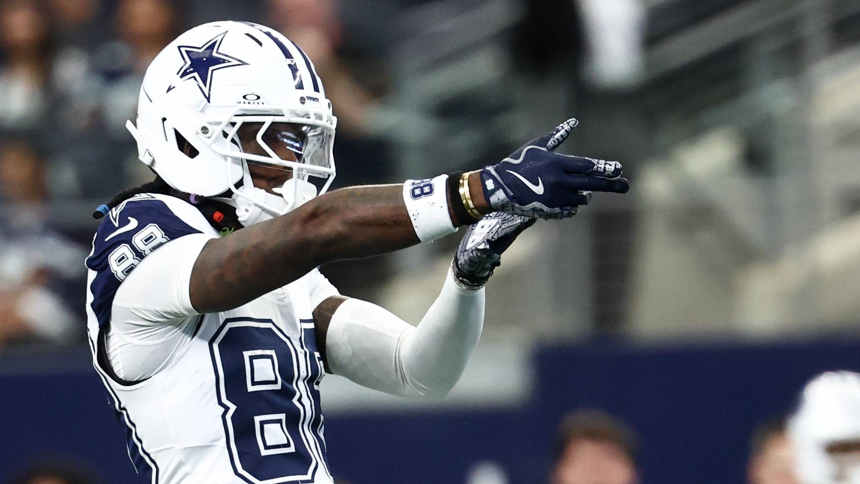 CeeDee Lamb Injury May Open Door For Cowboys Sleeper in Week 15 Fantasy Football