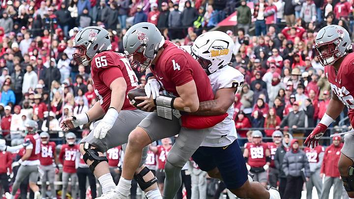 Toledo edge rusher Malachi Davis, a former Syracuse football verbal commit, plans to enter the transfer portal next month.