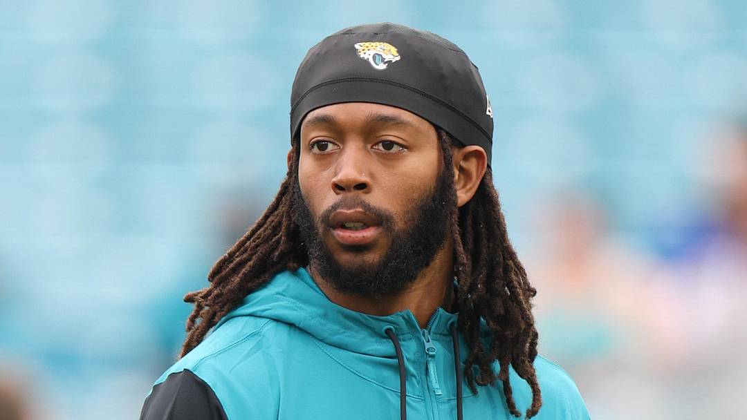 Jan 11, 2026; Jacksonville, FL, USA; Jacksonville Jaguars wide receiver Jakobi Meyers (3) before an AFC Wild Card Round game against the Buffalo Bills at EverBank Stadium. 
