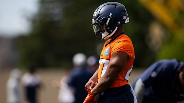 Denver Broncos running back J.K. Dobbins (27) during Day 3's mandatory minicamp practice.