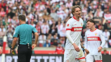 Nick Woltemade sah gegen Werder Gelb-Rot