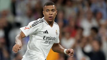Kylian Mbappé machucou a coxa esquerda em jogo do Campeonato Espanhol