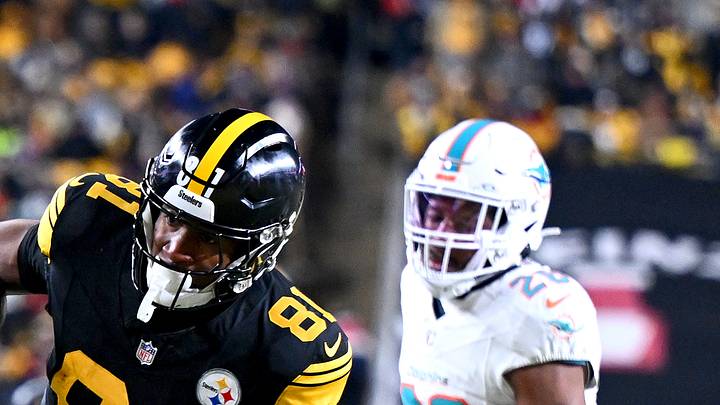 Pittsburgh Steelers tight end Jonnu Smith
