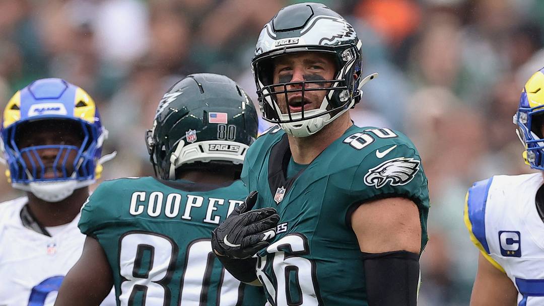 Zach Ertz's outlook with the Eagles is officially up in the air now that he's out of game-day elevations from the practice squad. 