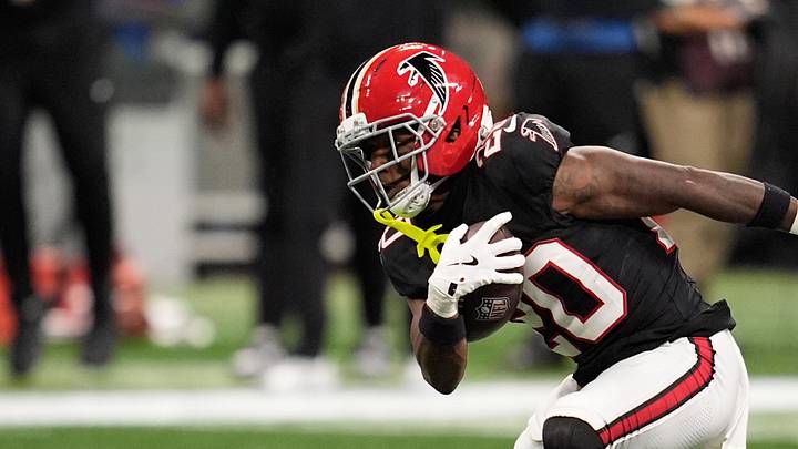 Atlanta Falcons cornerback Dee Alford 