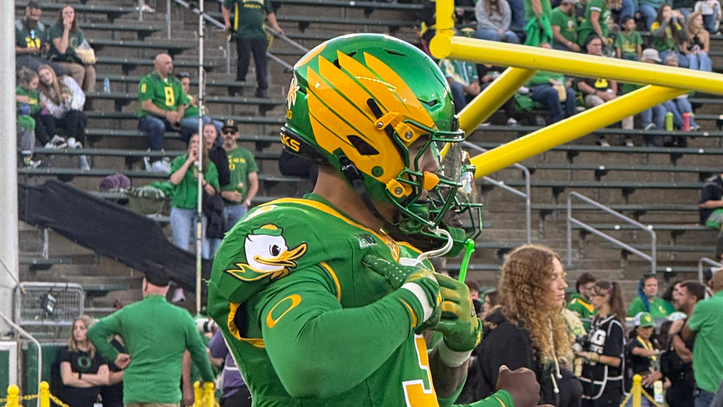 First Look at Oregon Ducks’ All Green Uniforms vs. Portland State