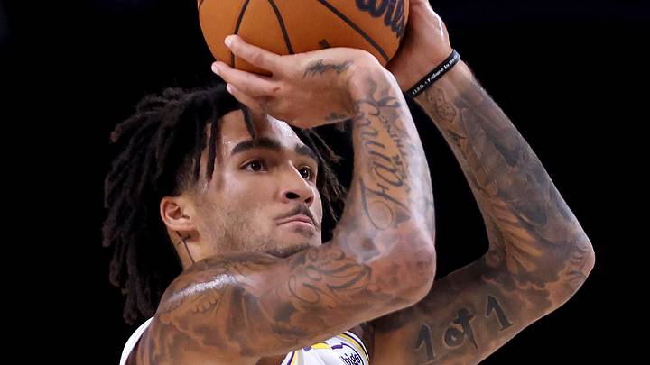 Phoenix Suns v Los Angeles Lakers