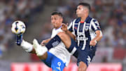 Ángel Sepúlveda de Cruz Azul y el argentino Jorge Rodríguez de Monterrey en el Apertura 2024