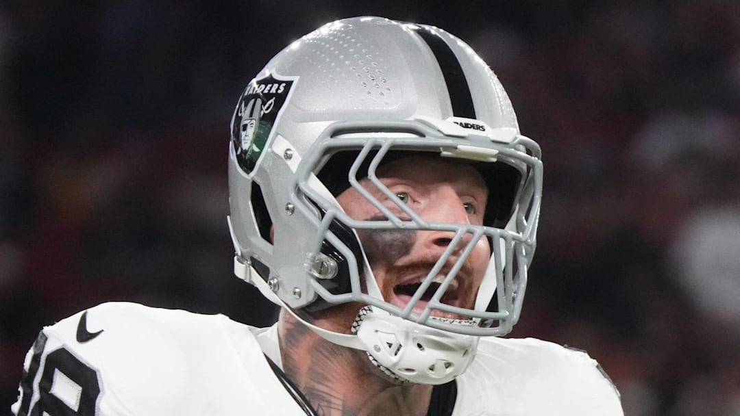 Las Vegas Raiders defensive end Maxx Crosby (98) celebrates his tackle in the backfield against the Arizona Cardinals at State Farm Stadium in Glendale, on Aug. 23, 2025.