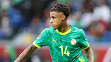 Ismail Jakobs ne semble pas en avoir fini avec la finale de la CAN. Ismail Jakobs ne semble pas en avoir fini avec la finale de la CAN.