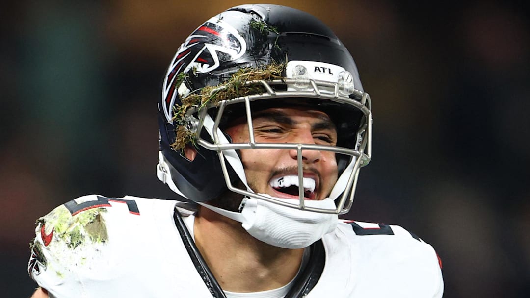 [US, Mexico & Canada customers only] Nov 9, 2025; Berlin, GERMANY; Atlanta Falcons wide receiver Drake London (5) celebrates a touchdown against the Indianapolis Colts during the Berlin Game at Olympic Stadium. Mandatory Credit: Lisi Niesner/Reuters via Imagn Images
