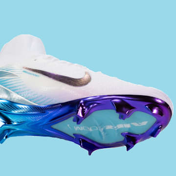Soccer.com has popular shoes and cleats for Spring 2025. 