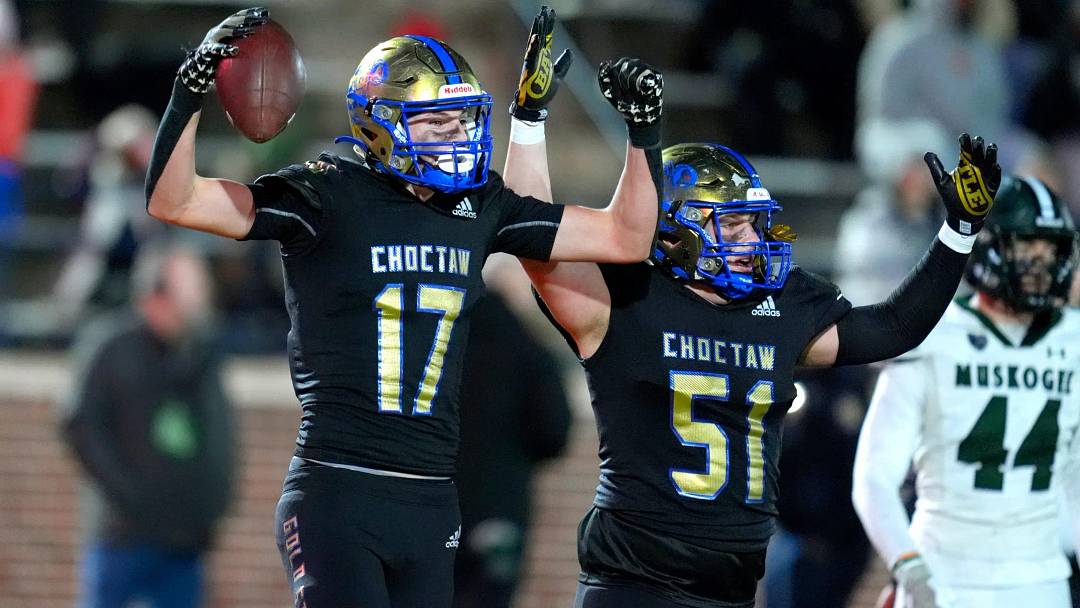 Choctaw tight end Titus Hawk (17)