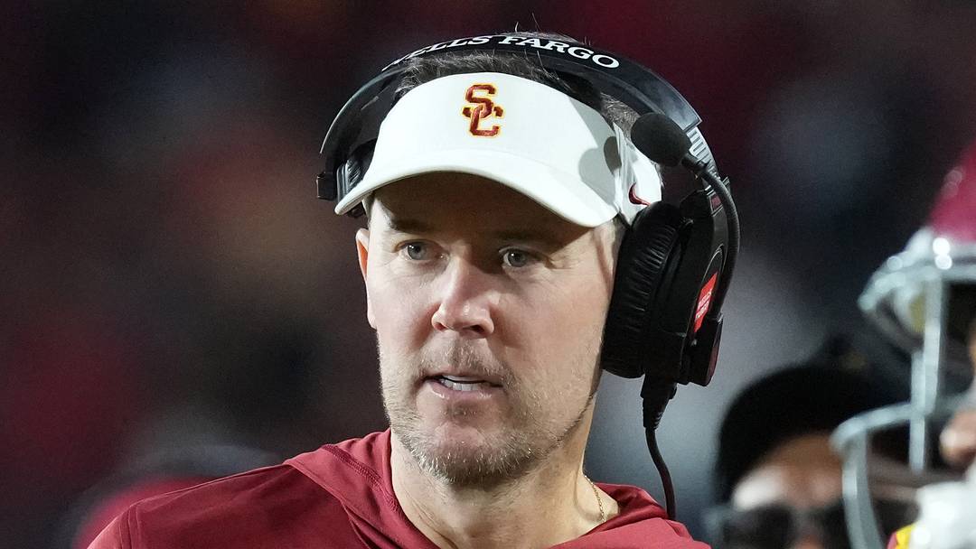 Sep 4, 2026; Los Angeles, California, USA; Southern California Trojans head coach Lincoln Riley watches against the Fresno State Bulldogs in the second half at United Airlines Field at Los Angeles Memorial Coliseum. Mandatory Credit: Kirby Lee-Imagn Images Sep 4, 2026; Los Angeles, California, USA; Southern California Trojans head coach Lincoln Riley watches against the Fresno State Bulldogs in the second half at United Airlines Field at Los Angeles Memorial Coliseum. Mandatory Credit: Kirby Lee-Imagn Images