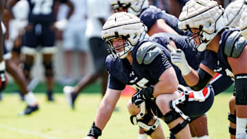 Auburn Tigers center Connor Lew is an All-American candidate heading into 2025. 