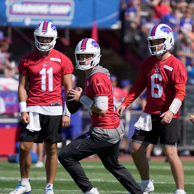 quarterback Mike White gets ready to throw