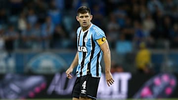 Kannemann engatou sequência de jogos na titularidade do Grêmio