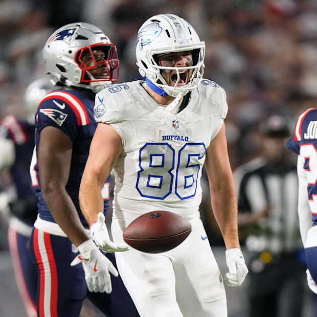 Bills tight end Dalton Kincaid (86) reacts after a catch against the Patriots in Week 5.