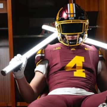 Roman Voss on his Gophers official visit.