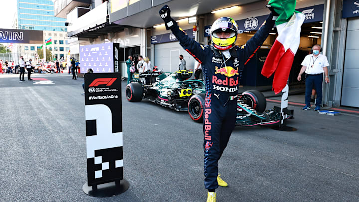 Sergio Pérez  tras conquistar el tercer lugar en el podio durante el Gran Premio de México en 2021