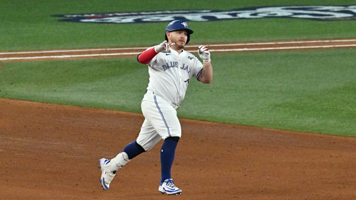 Kirk, hizo historia en el Juego 1 de la Serie Mundial como el primer pelotero nacido en México en conectar jonrón en un Clásico de Otoño