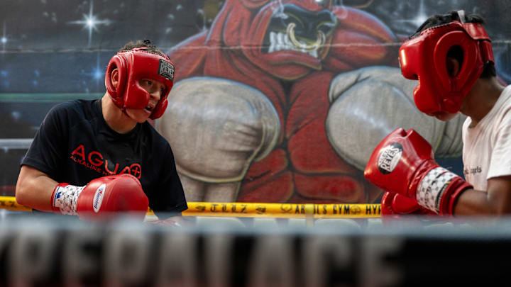 "El Güerito" entrena en el gimnasio Arnold de Tepito