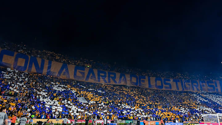 La afición de Tigres en el Estadio Universitario, uno de los escenarios más emblemáticos del futbol mexicano. La afición de Tigres en el Estadio Universitario, uno de los escenarios más emblemáticos del futbol mexicano.