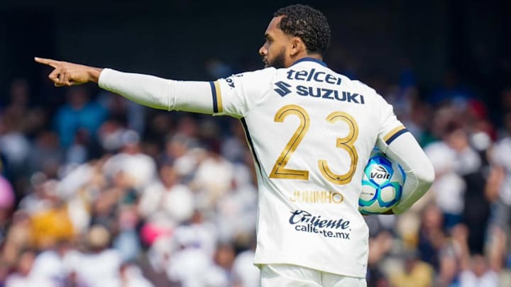 Juninho se estrenó con un gol en el Estadio Olímpico Universitario