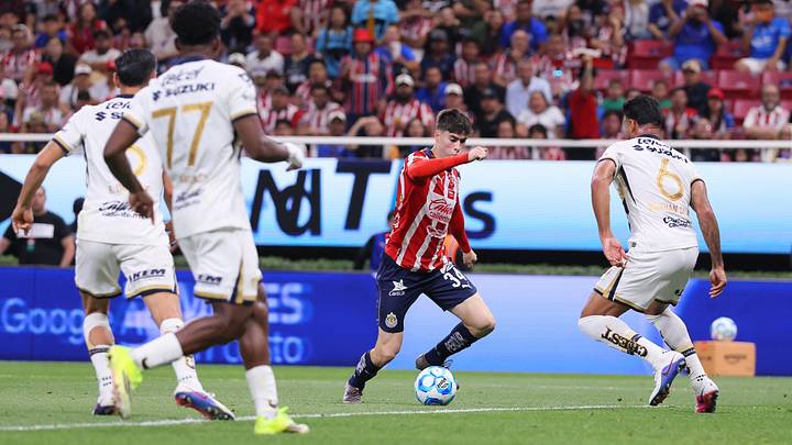 Armando "La Hormiga" González se mantiene como líder de goleo y busca su segundo título de goleo consecutivo en la Liga MX. Armando "La Hormiga" González se mantiene como líder de goleo y busca su segundo título de goleo consecutivo en la Liga MX.