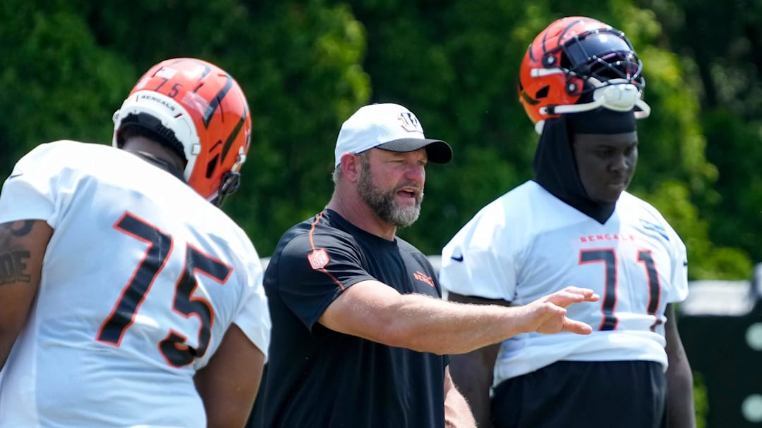 Scott Peters coaching up Orlando Brown Jr and Amarius Mims