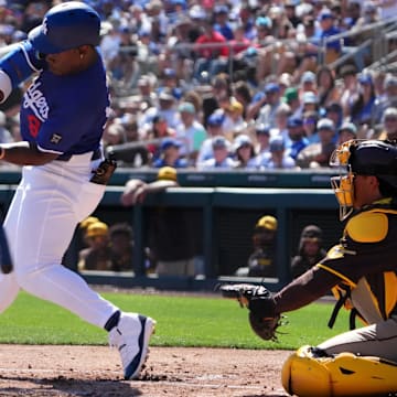 Los Angeles Dodgers right fielder Zyhir Hope (94) hits