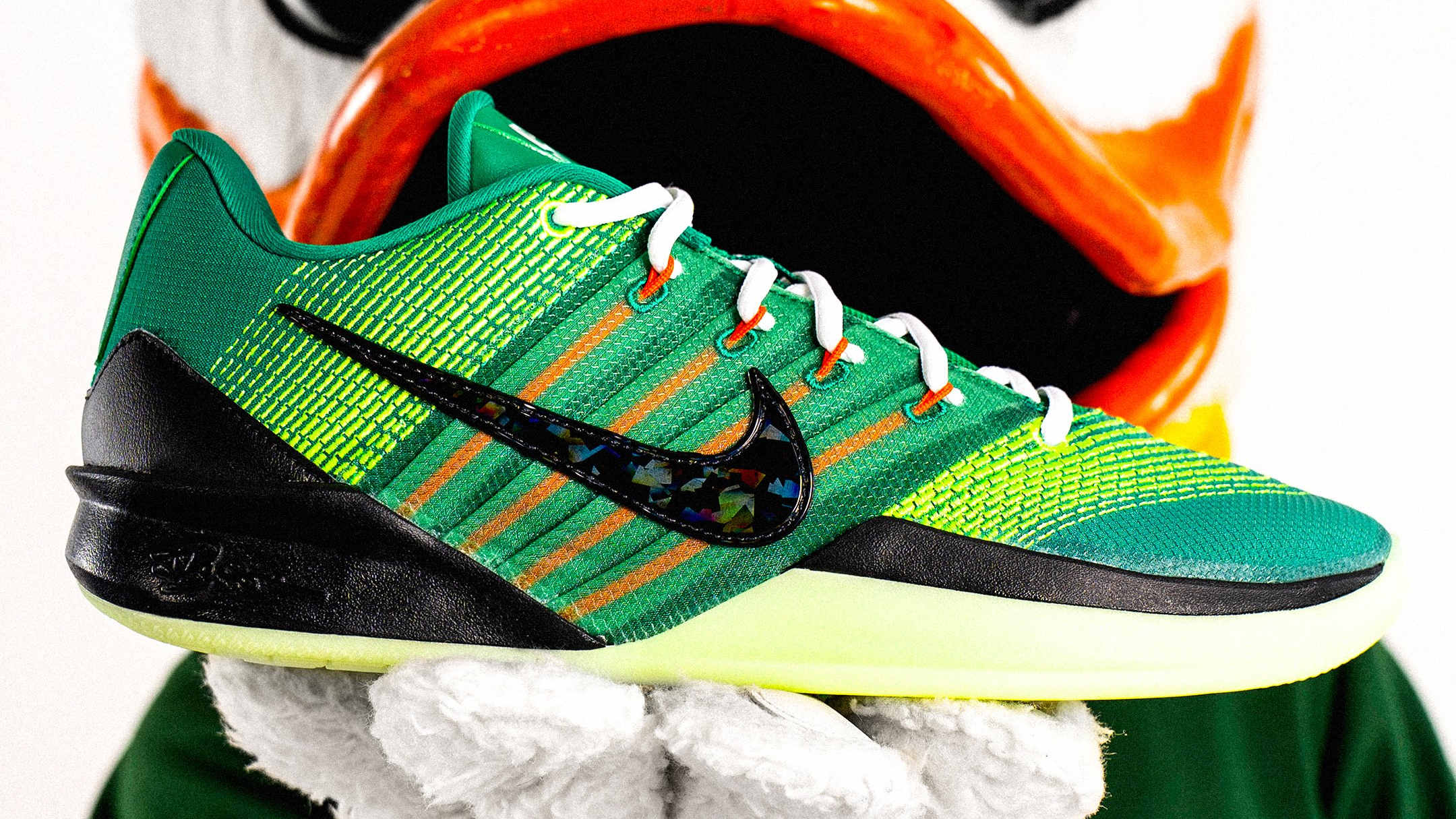 NIKE SABRINA IONESCU バスケットシューズ おまけ付　美品 Sabrina Ionescu joins sports 'legends' with signature Nike shoe