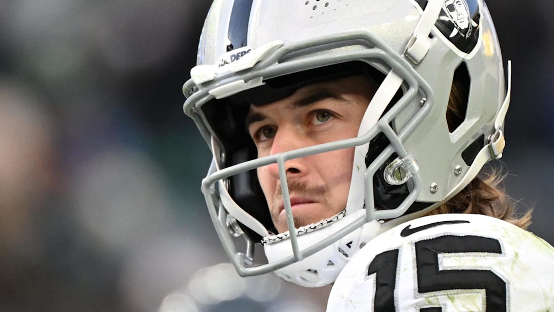 Dec 14, 2025; Philadelphia, Pennsylvania, USA; Las Vegas Raiders quarterback Kenny Pickett (15) during the fourth quarter against the Philadelphia Eagles at Lincoln Financial Field. Mandatory Credit: Eric Hartline-Imagn Images