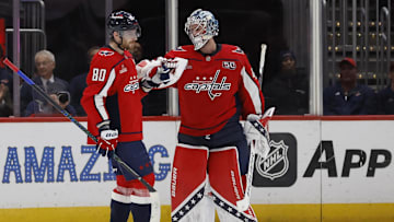 Pierre-Luc Dubois, Logan Thompson, Washington Capitals Mandatory Credit: Geoff Burke-Imagn Images