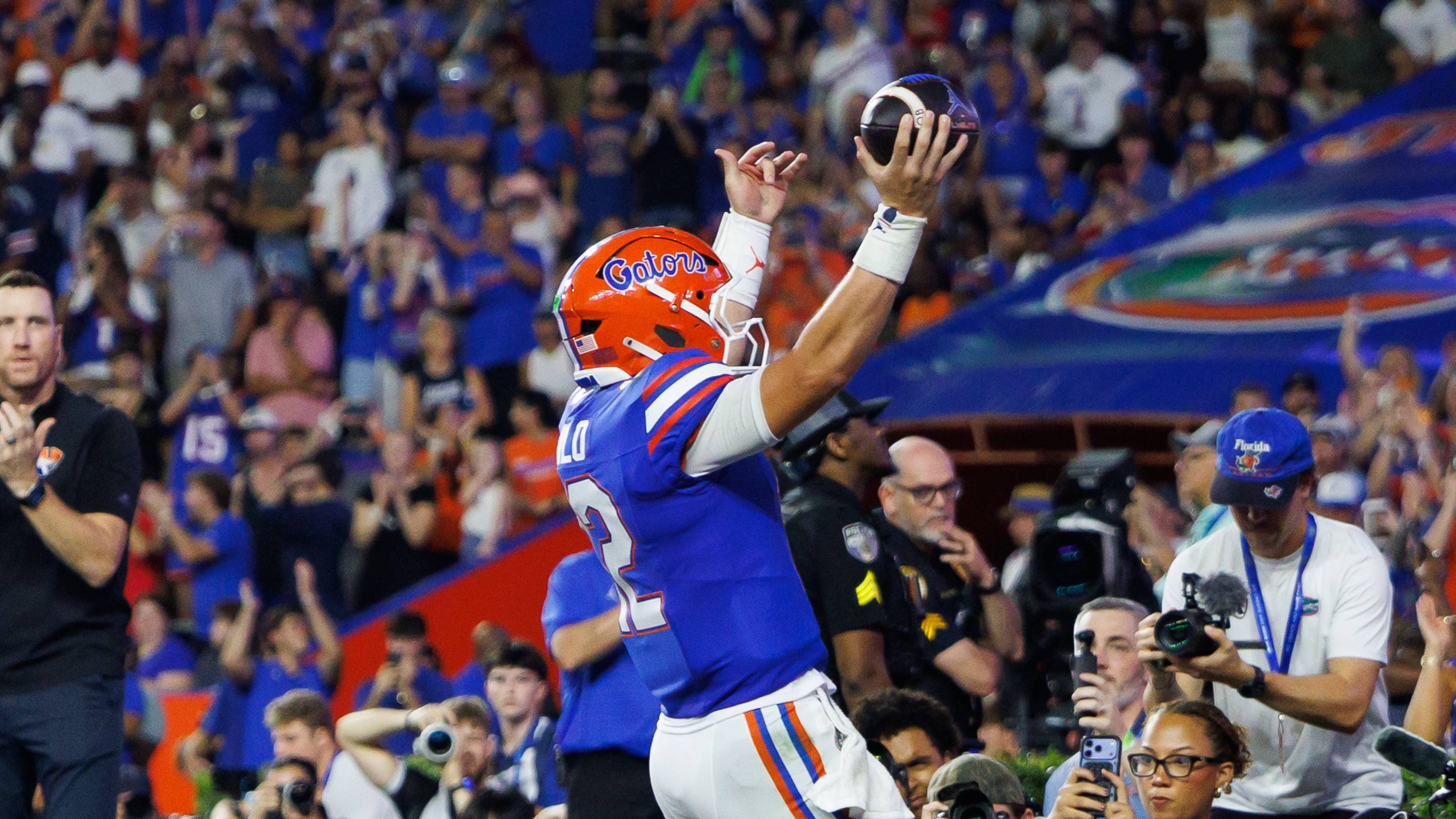 QB Philo Shines in Gators' Debut