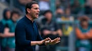 Gerardo Seoane am Seitenrand. Wie lange bleibt er noch auf der Gladbach-Bank?