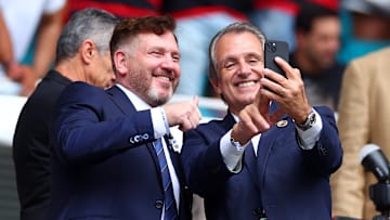 Momento da ação do dirigente (d) surpreendeu Momento da ação do dirigente (d) surpreendeu