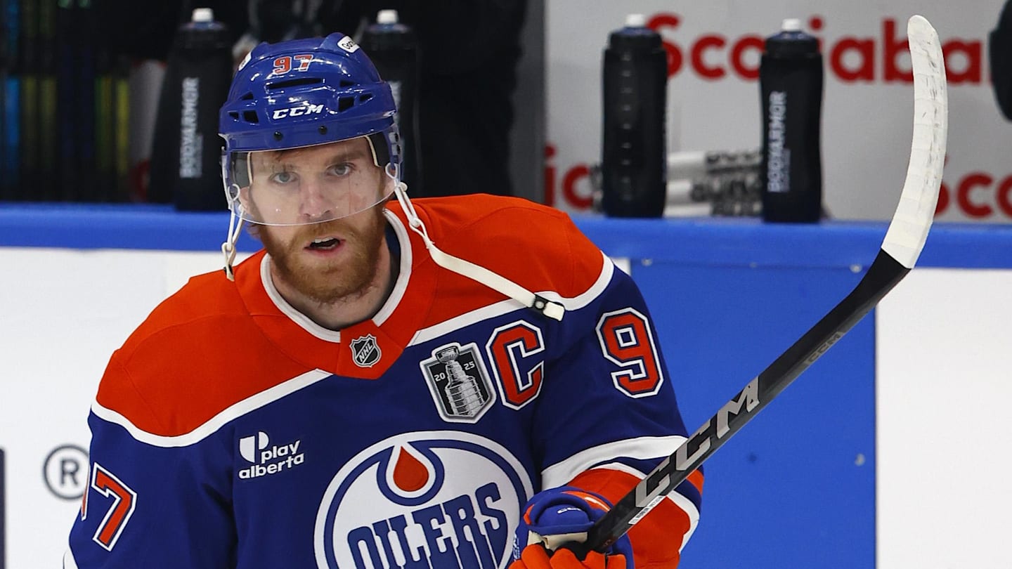 Connor McDavid Signs Team-Friendly Two-Year $25 Million Oilers Extension