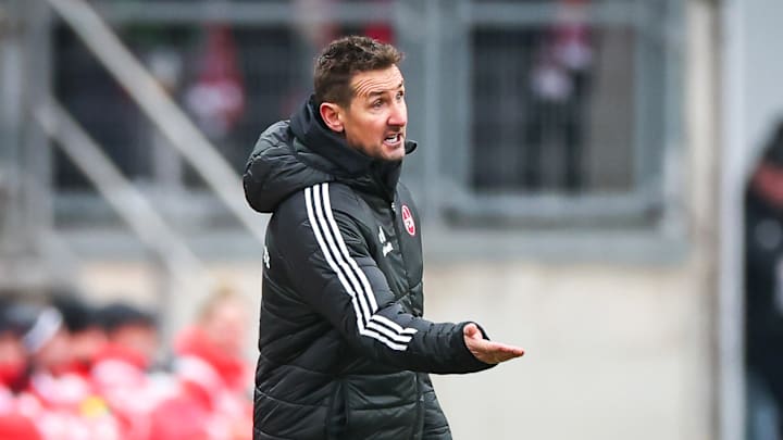 Miroslav Klose bekommt Defensiv-Verstärkung