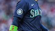 Sep 6, 2025; Cumberland, Georgia, USA; Seattle Mariners third base Eugenio Suarez (28) in the game against the Atlanta Braves during the first inning at Truist Park. Mandatory Credit: Jordan Godfree-Imagn Images