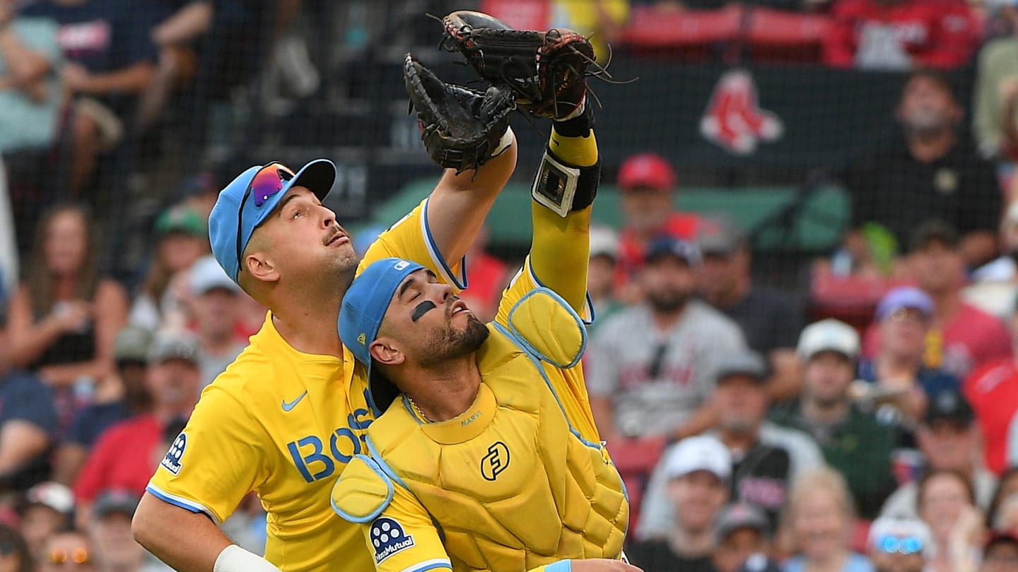 redsox marathon uniforms