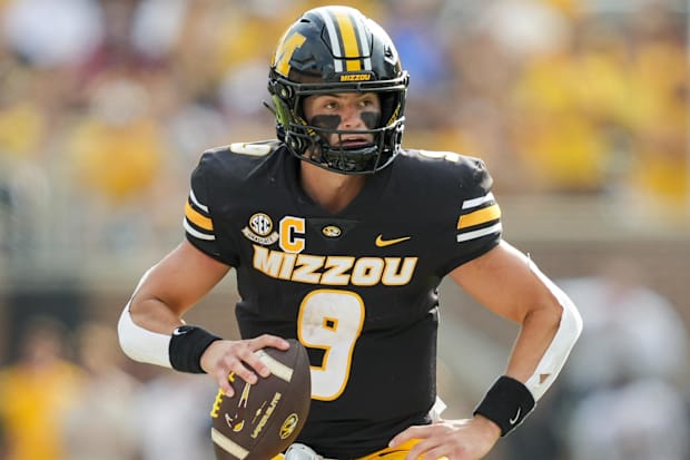 Missouri Tigers quarterback Beau Pribula