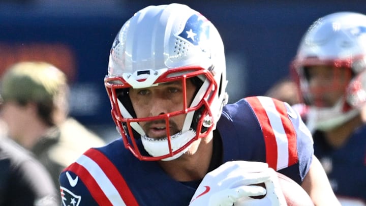 Nov 2, 2025; Foxborough, Massachusetts, USA; New England Patriots tight end Austin Hooper (81) warms up before a game against the Atlanta Falcons at Gillette Stadium. Mandatory Credit: Eric Canha-Imagn Images