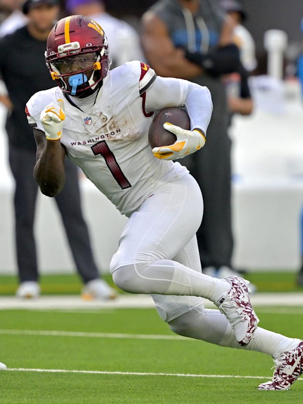 Washington Commanders wide receiver Deebo Samuel Sr. (1)