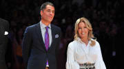 Rob Pelinka y Jeanie Buss reforzaron el cuerpo médico de los Lakers para la venidera zafra