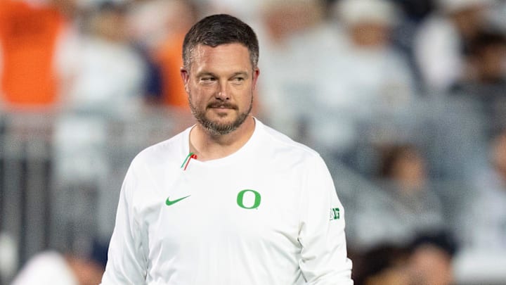 Oregon head coach Dan Lanning